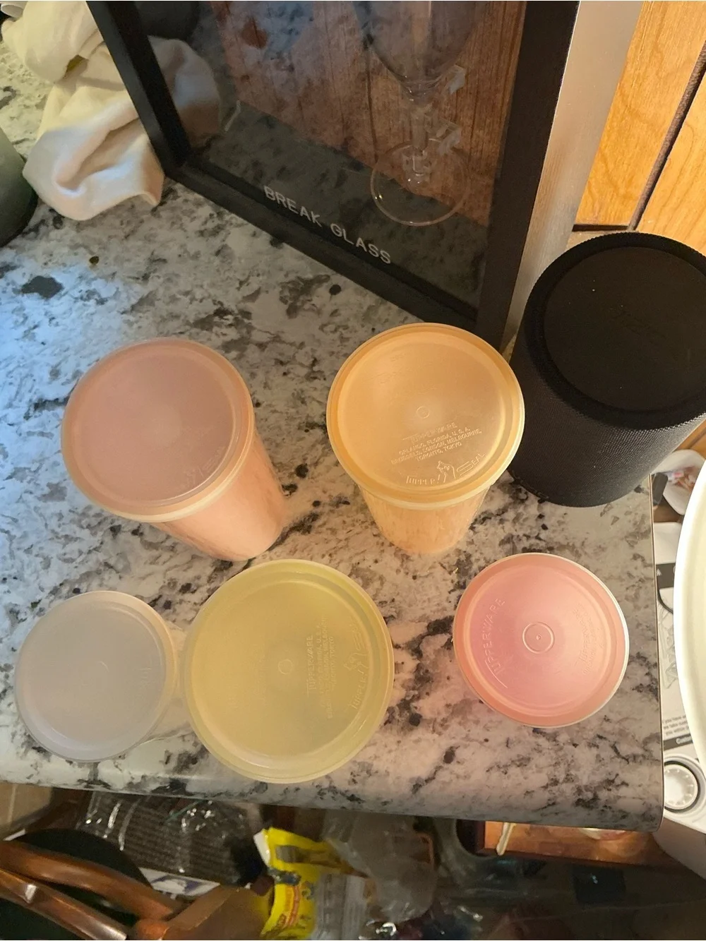 Vintage Tupperware Pastel Color Set of 5 Cups w/Lids $25 Very Nice Condition